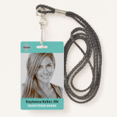 ティール（緑がかった色）シンプルグリーンラージフォトロゴコードテンプレート バッジ (正面ランヤード)