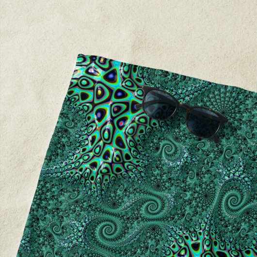 ティール（緑がかった色）タコらせん触手フラクタル抽象芸術 ビーチタオル (インサイチュ)