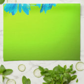 ティール(緑がかった色)ターコイズデイジーオンライムグリーンフラワーギフト キッチンタオル (折り畳み)