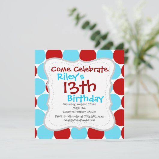 ティール（緑がかった色）ターコイズレッドビッグ水玉模様柄の贈り物 招待状 (スタンド正面)