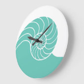 ティール(緑がかった色)ナウティラスシーシェル ラージ壁時計 (傾斜)