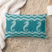 ティール（緑がかった色）パウダーブルーシーホース ランバークッション (ブランケット)