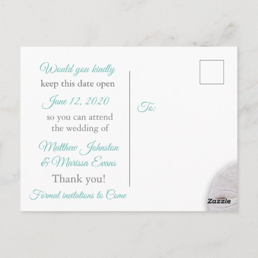 ティール（緑がかった色）パーソナライズされたコーラル日付ポストカードの保存 ポストカード (裏面)