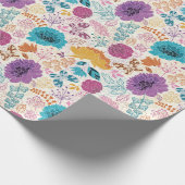ティール（緑がかった色）パープルイエロー春メドウフラワー結婚ズ ラッピングペーパー (角)