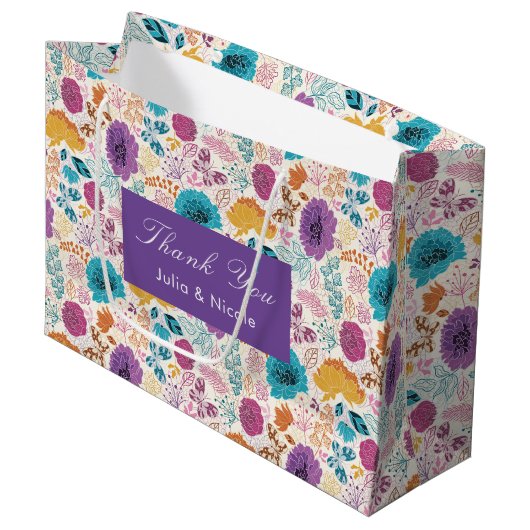 ティール（緑がかった色）パープルイエロー春メドウフラワー結婚ズ ラージペーパーバッグ (正面アングル)