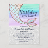 ティール(緑がかった色)ピンクグラムグリッターマーメイドテールプール誕生日 インビテーションポストカード (正面)