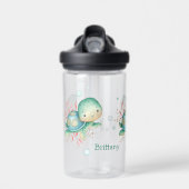 ティール（緑がかった色）ピンクベビーウミガメ ウォーターボトル (正面)