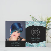 ティール（緑がかった色）フェイクグリッター2折パンフレット (スタンド正面)