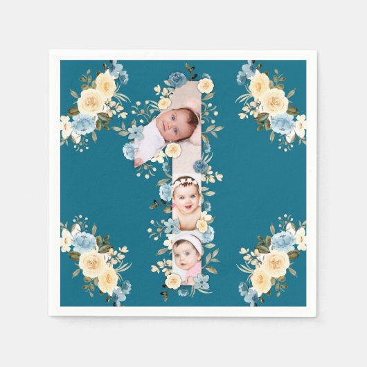 ティール(緑がかった色)フォトコラージブルーイエローフラワー1st誕生日 スタンダードカクテルナプキン (正面)