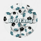 ティール（緑がかった色）ブラックサッカーボールスポーツ記念カップ メタルオーナメント (正面)