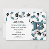 ティール（緑がかった色）ブラックサッカーボール子供の誕生日パーティー 招待状 (正面)