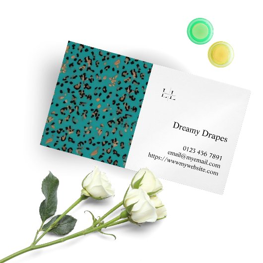 ティール（緑がかった色）、ブラック、金ゴールド、およびホワイトロゴ マグネット名刺