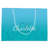 ティール（緑がかった色）ブルーグリッターアクアモノグラムの名前の誕生日 ラージペーパーバッグ (裏面)