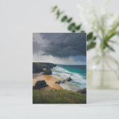 ティール（緑がかった色）ブルーシーコーンウォール上空の現実的な嵐の雲 ポストカード (スタンド正面)