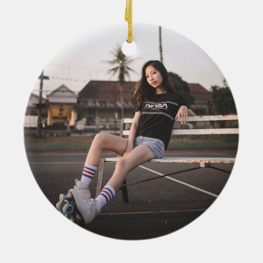 ティール(緑がかった色)ブルーレトロクアッドローラースケート写真 セラミックオーナメント (裏面)