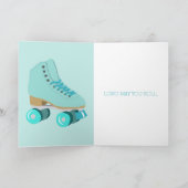 ティール(緑がかった色)ブルーレトロクワッドローラスケートハッピーバースデー カード (内部)