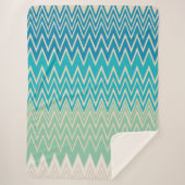 ティール（緑がかった色）ブルー、ターコイズ、グリーンジガグ シェルパブランケット (正面)
