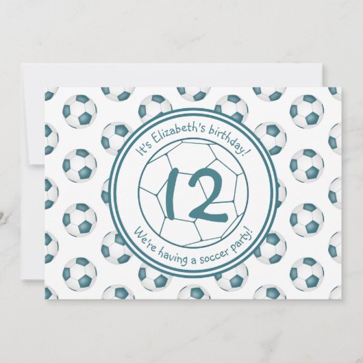 ティール(緑がかった色)ホワイトサッカーボールパターン誕生日パーティー 招待状 (裏面)