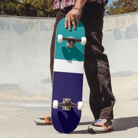 ティール(緑がかった色)ホワイトブループレーンカラーブロックデザイン スケートボード