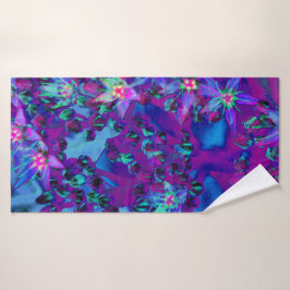 ティール（緑がかった色）、マゼンタ、青の多肉性セダムの花 バスタオル