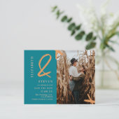 ティール(緑がかった色)モダンオレンジ色のアンパサンド写真の保存日付 ポストカード (スタンド正面)