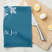 ティール（緑がかった色）ライトブルーホワイトスノーフレーククリスマス キッチンタオル (四つ折り)