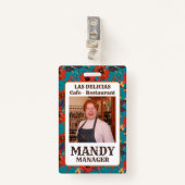 ティール（緑がかった色）&レッドフローラローカルカフェレストラン バッジ (正面クリップ)