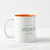 ティール（緑がかった色）レトロソーシャルメディアインフルエンサーオレンジ ツートーンマグカップ (左)