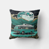 ティール（緑がかった色）ヴィンテージRVカンパーインザマウンテンズレトロ クッション (裏面)