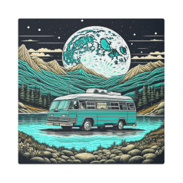 ティール（緑がかった色）ヴィンテージRVカンパーインザマウンテンズレトロ メタルプリント
