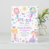 ティール(緑がかった色)写真マーメイドオンダーザシー1歳の誕生日 招待状 (スタンド正面)