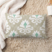 ティール(緑がかった色)及び暗灰色のイカットのターコイズの民族のBohoのプリント ランバークッション (ブランケット)