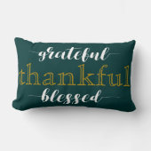 ティール（緑がかった色）感謝感謝賛美タイポグラフィ枕 ランバークッション (正面)