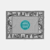 ティール(緑がかった色)木炭シェブロンカスタムズモノグラム フリースブランケット (正面(横))