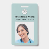 ティール（緑がかった色）登録ナースフォトIDバッジロゴQRコード バッジ (Front)
