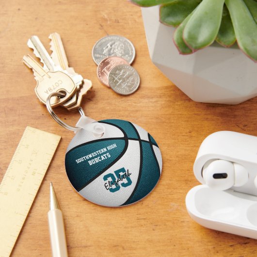 ティール（緑がかった色）白チームカラーバスケットボールスポーツギフト キーホルダー (デスク)