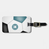 ティール(緑がかった色)白黒サッカーモノグラムの ラゲッジタグ (正面横)