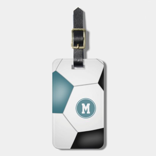 ティール(緑がかった色)白黒サッカーモノグラムの ラゲッジタグ (正面縦)