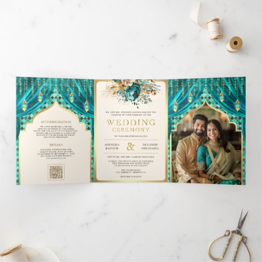 ティール（緑がかった色）金ゴールドフローラカーテンインディアンヒンドー結婚ズ 三つ折り招待状 (内部)
