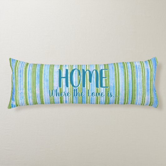 ティール（緑がかった色）、青、緑、および白の各ストライプパターン ボディピロー (正面)