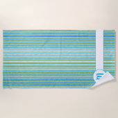 ティール（緑がかった色）、青、緑、白のストライプ ビーチタオル (正面)