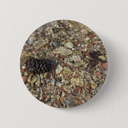 テイラークリークの小石自然写真 缶バッジ (正面)