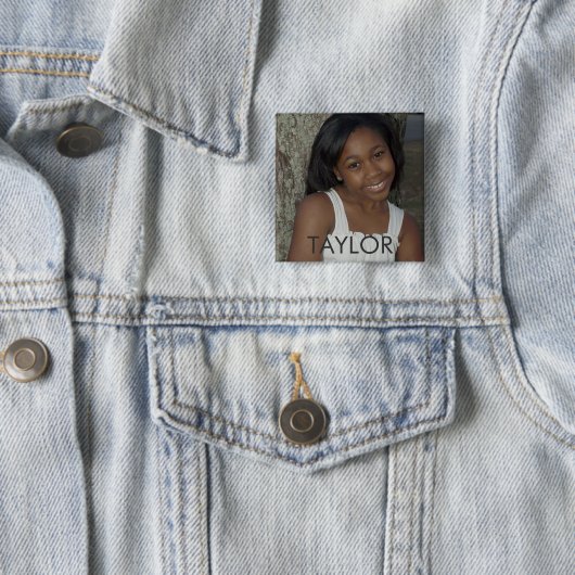 テイラー 缶バッジ (インサイチュ)