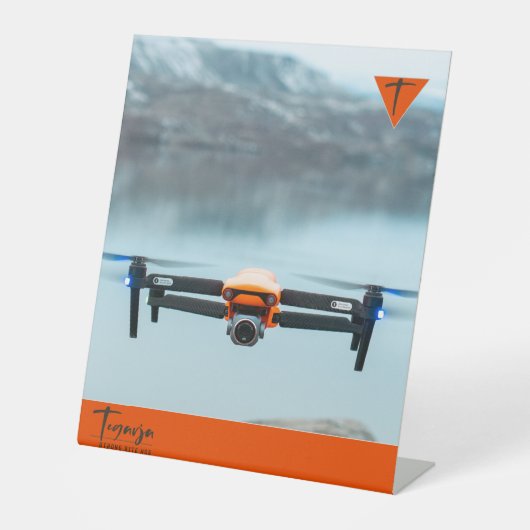 テガルヤ 台座サイン (正面)