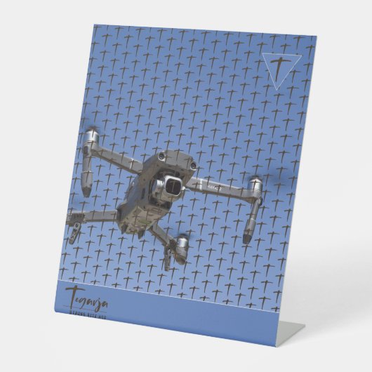 テガルヤ 台座サイン (正面)