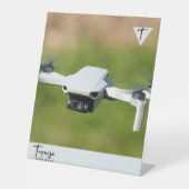 テガルヤ 台座サイン (正面)