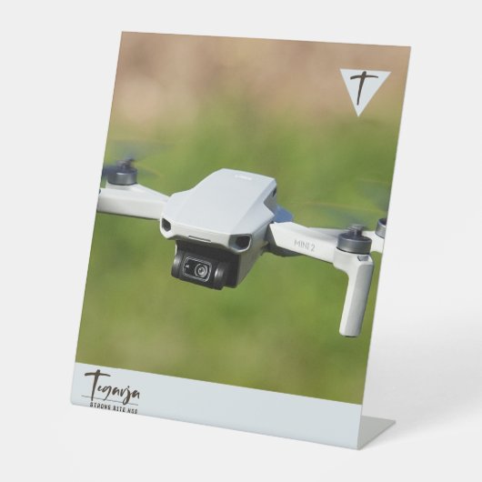 テガルヤ 台座サイン (正面)