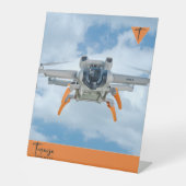 テガルヤ 台座サイン (正面)