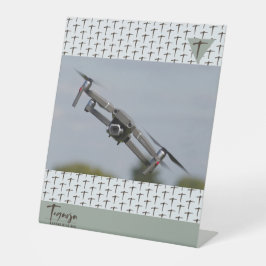 テガルヤ 台座サイン