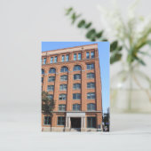 テキサス州ダラス市エルム通りにあるブックデポジトリー（6階建て博物館） ポストカード (スタンド正面)